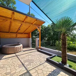 Vega Lux Apartman